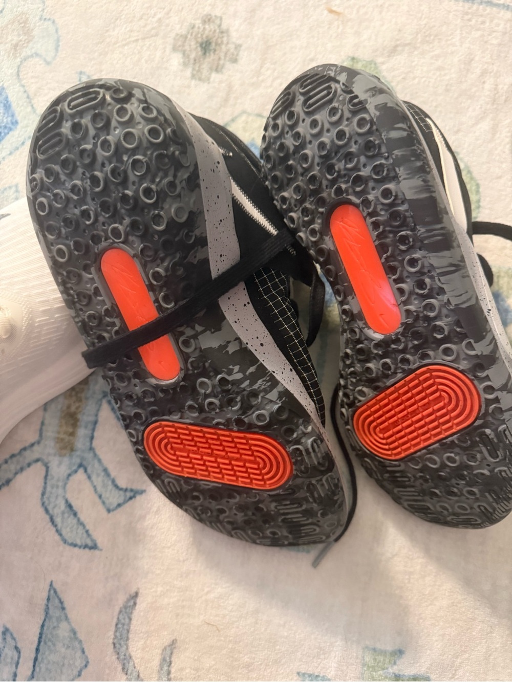 Nike KD 13 "Oreo" basketball shoes - Picture 5 of 9